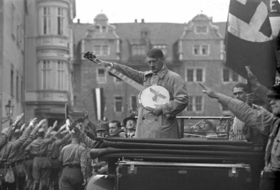 Hitler Banjo.gif