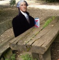 George Washington mit Dosenbier.jpg