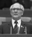 Honecker beim XI. SED-Parteitag.jpg