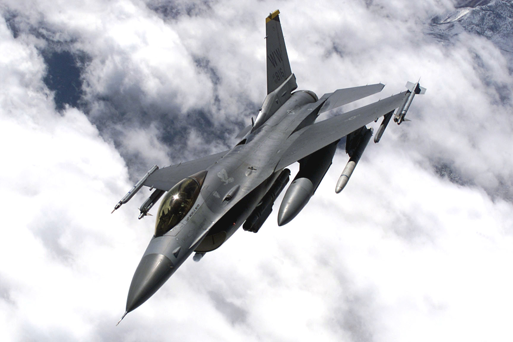 F-16.jpg