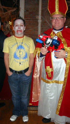 Papst mit Vampir.jpg