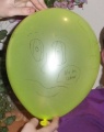 Unser Betreuer Lightening Evolve auf einem Luftballon.JPG