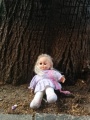 Tote Puppe im Wald.jpg