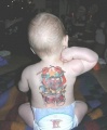 Baby mit Tattoo.jpg