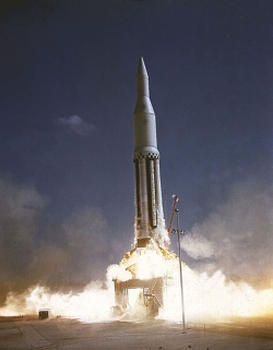 Saturn Rakete Start.jpg
