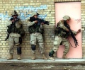 US-Soldaten vor der Tuer.jpg